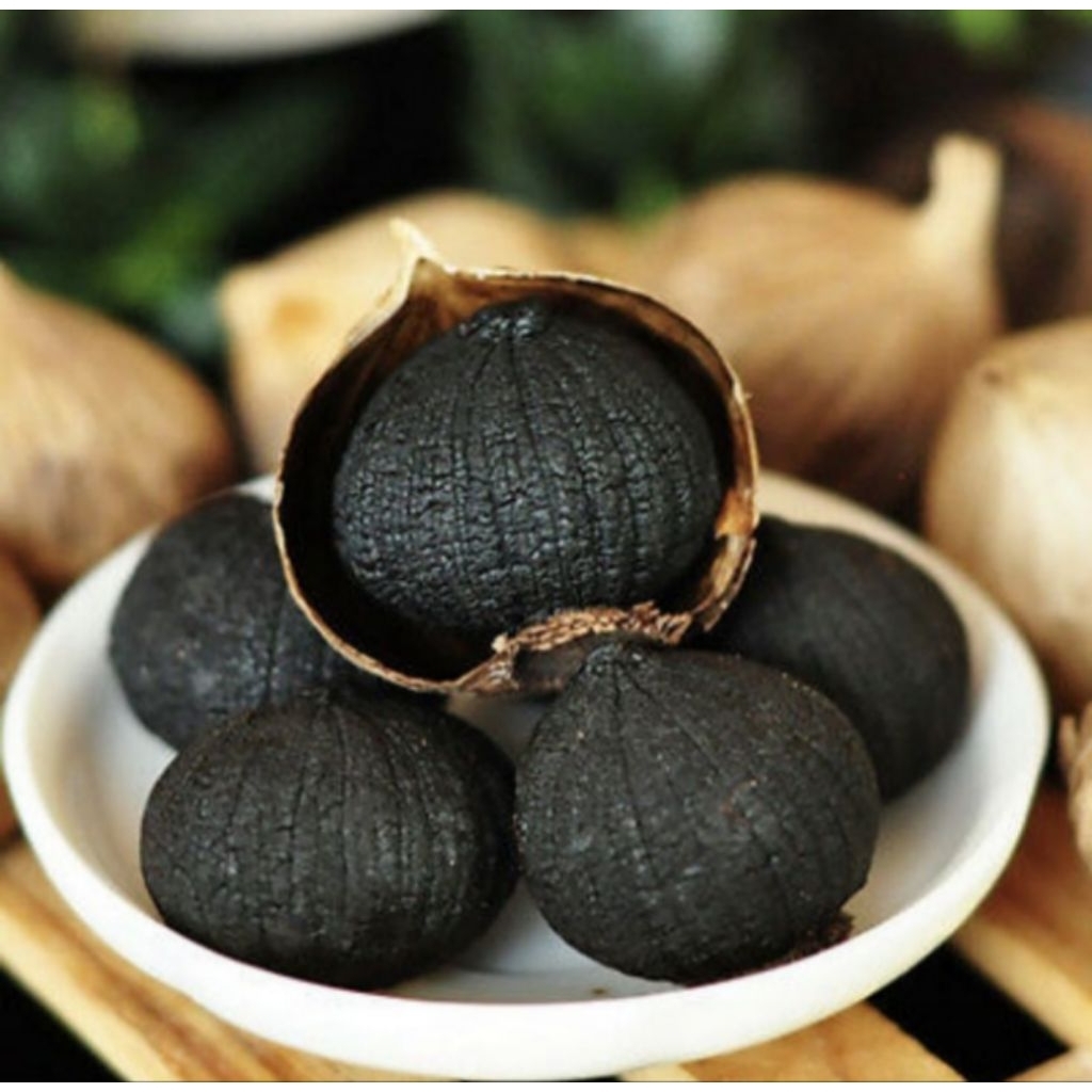 

Black Garlic Tunggal 300 Gram - 190 Gram Bawang Hitam