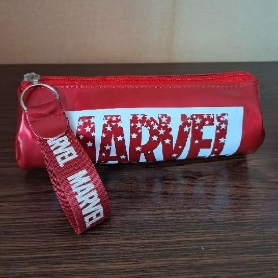 

Kotak tempat pensil Miniso Marvel pen pouch warna merah bekas mulus