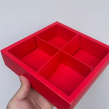 

Box Mooncake Sekat Dus Moon Cake 100 gr Sekat4 Warna Merah Rabbit Plus Card Dus Kemasan Mewah Merah