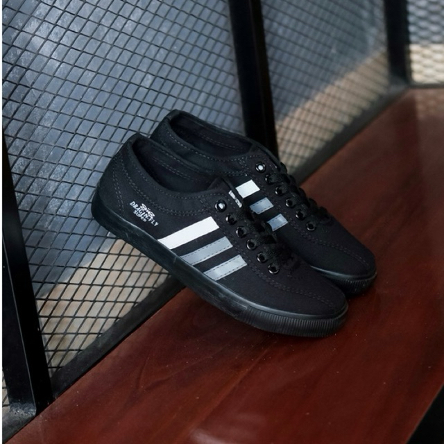 WARRIOR DragonFly Falcon All Black Original Made In Indonesia