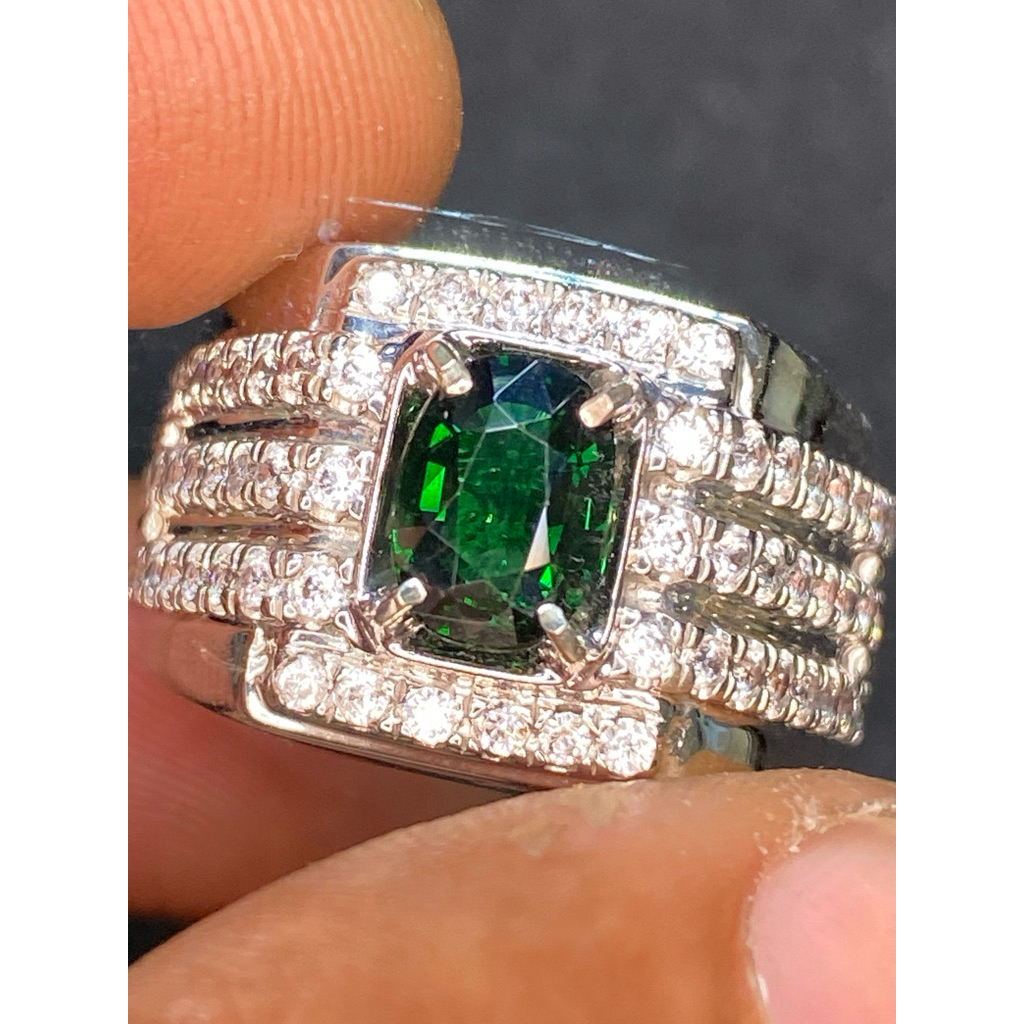NATURAL TSAVORITE GARNET