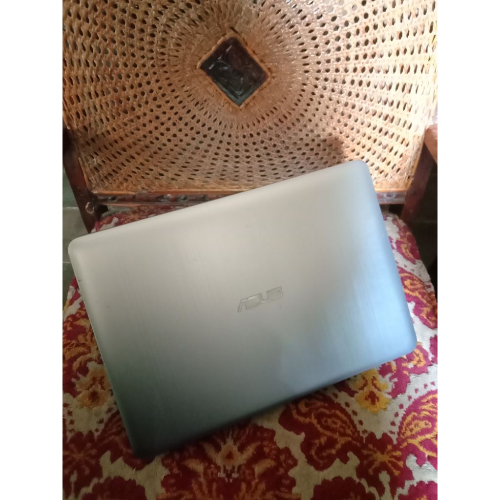 leptop Asus x441m
