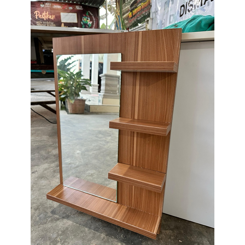 Rak Kosmetik Kaca Minimalis | meja rias minimalis