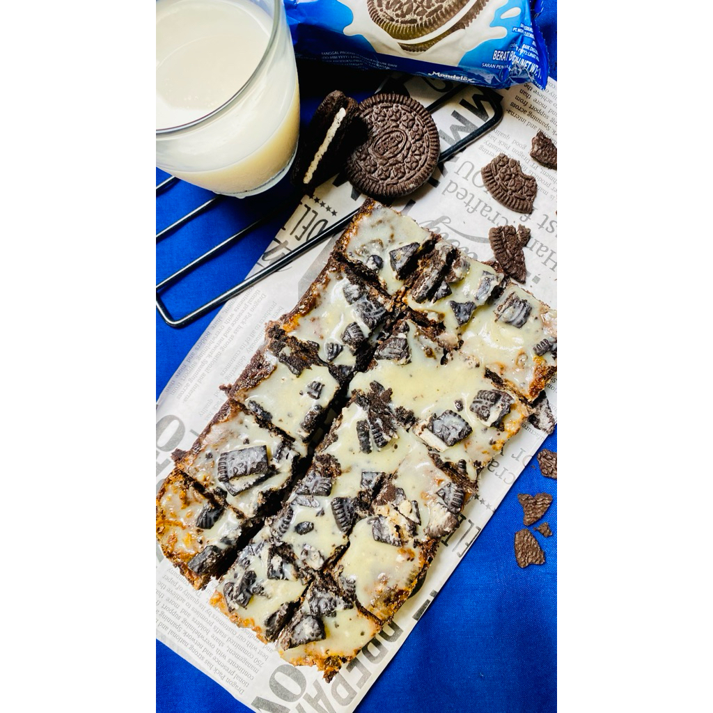 

FUDGY BROWNIES - PREMIUM RICH OREO COOKIES & CREAM (free Soft Baked Cookies Choco Milk)