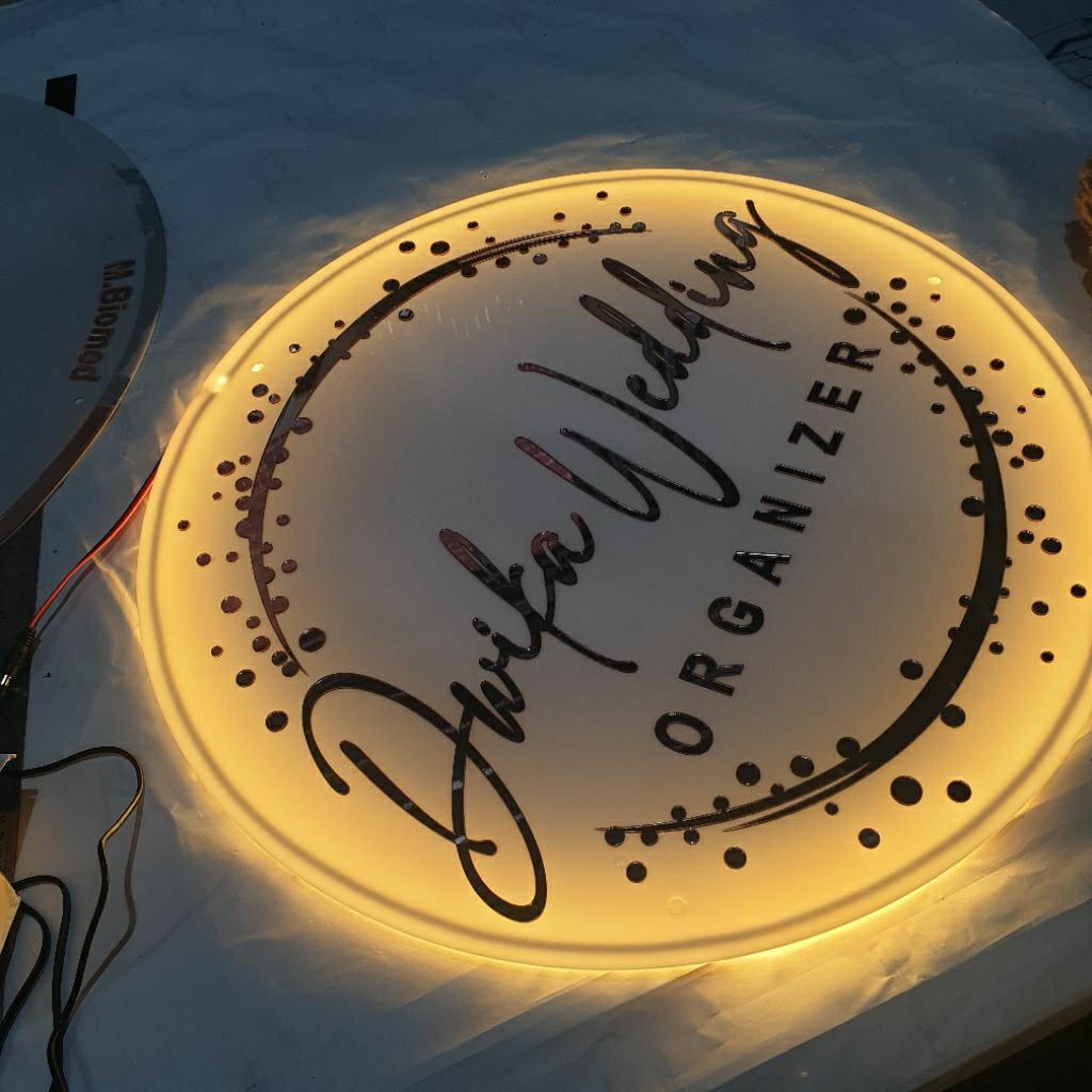 

Link pesanan Bussiness Sign/ Papan logo akrilik Express LED plus standing
