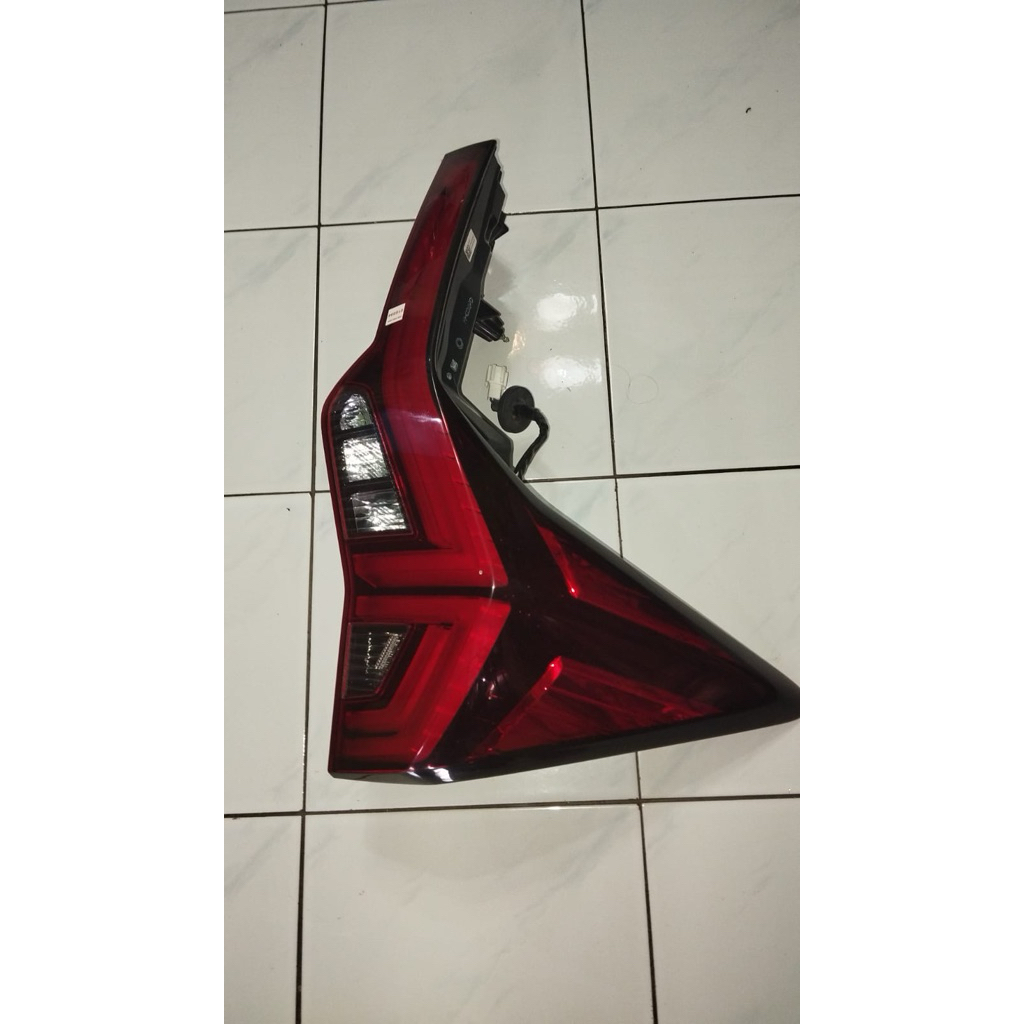 Lampu belakang,Stop lamp pajero Sport LED sebelah kanan