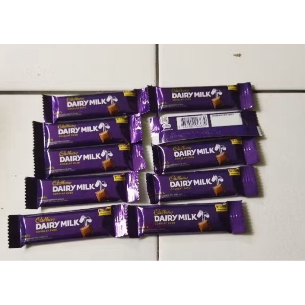 Cadbury Dairy Milk Coklat Susu 11gr @ 1 Box Isi 20Pcs (MINUS KARDUS KEMASAN AGAK RUSAK)