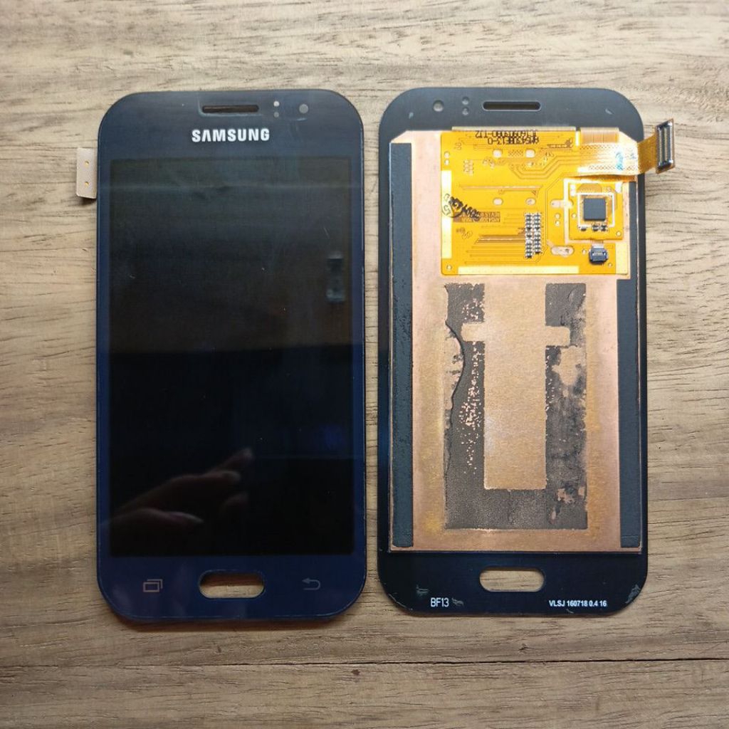 Lcd samsung j1 Ace ori Copotan