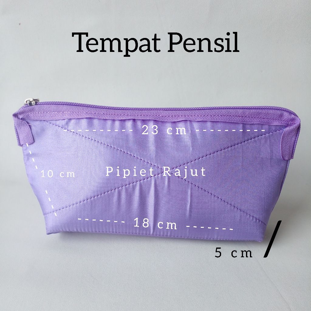 

Pipiet Rajut - Iner Pouch Rajut / Tempat Pensil 18x5x10 cm | Iner Tas Rajut Instan