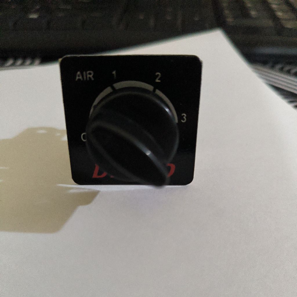 Saklar Putar AC Mobil Universal 5 Pin