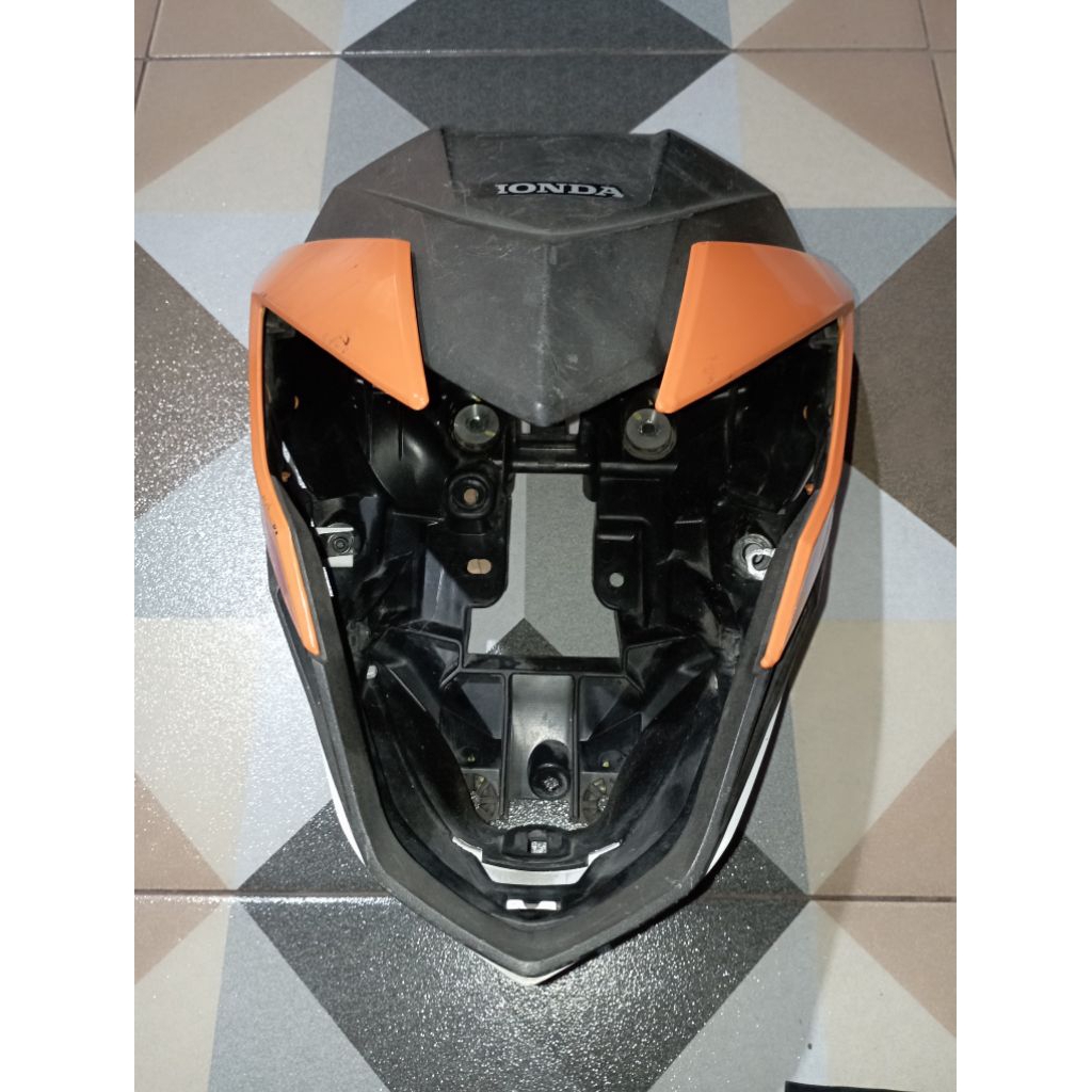 Cover Batok Lampu Sonic 150 R Led Original Second