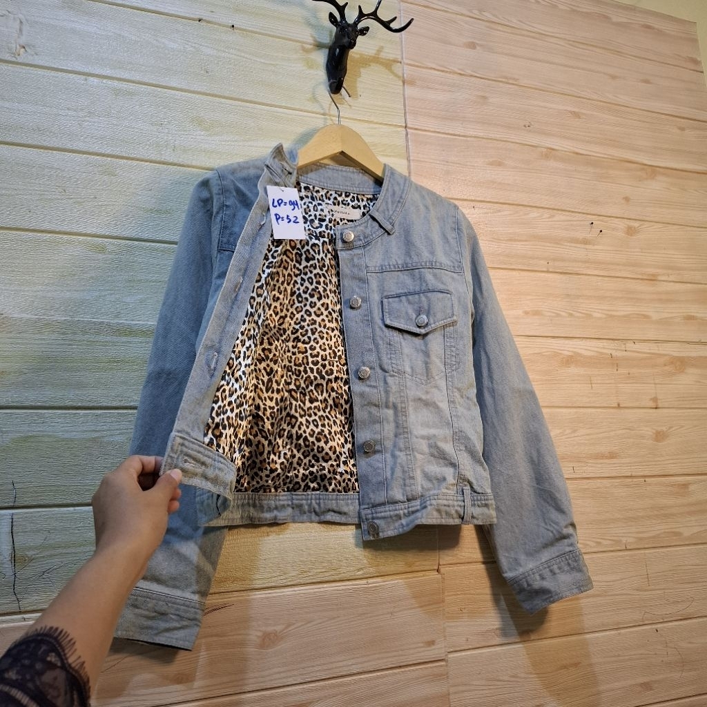 VIE VIE leopard Jaket Jeans size S/ LD:94x P:52/ Bahan lembut dan tebal/ jaket denim premium/ Kode J