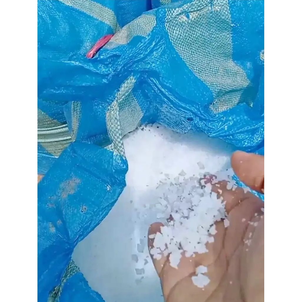 

garam krosok murni,putih, bersih, sangat asin, 1 kg