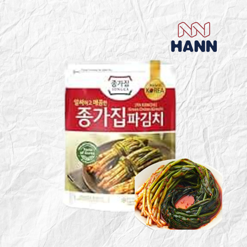 

Jongga Green Onion Kimchi / Kimchi daun bawang impor / kimchi korea asli / kimchi korea / kimchi halal / daun bawang korea