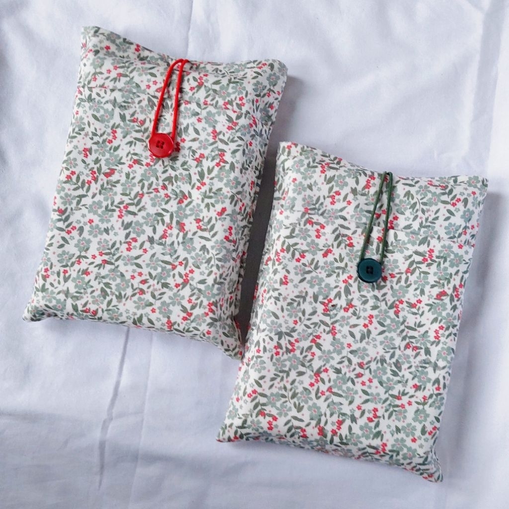 

Book Sleeve Medium | Kantong Buku Kain | Pouch Novel - Motif Flower Fall