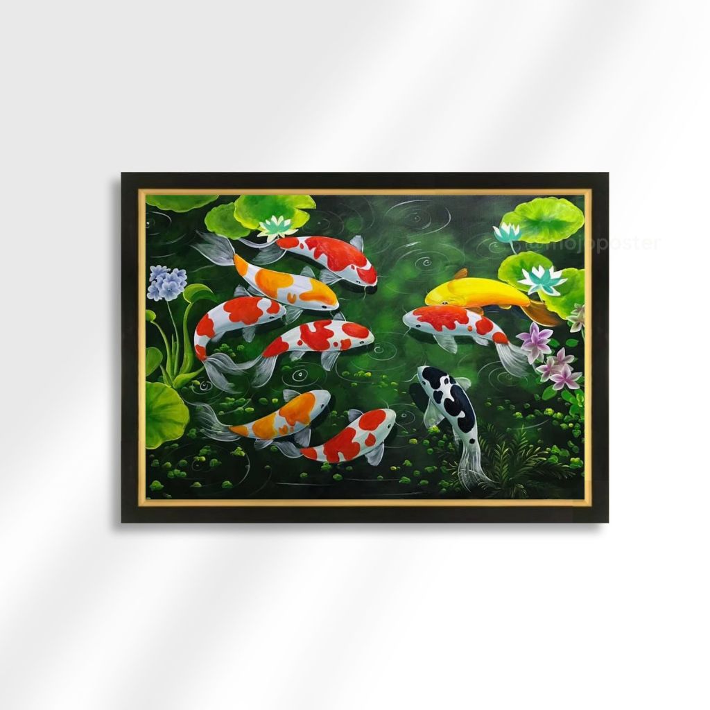 Pajangan Dinding Lukisan Cetak Ikan Koi Plus Bingkai Kayu Klasik Elegan