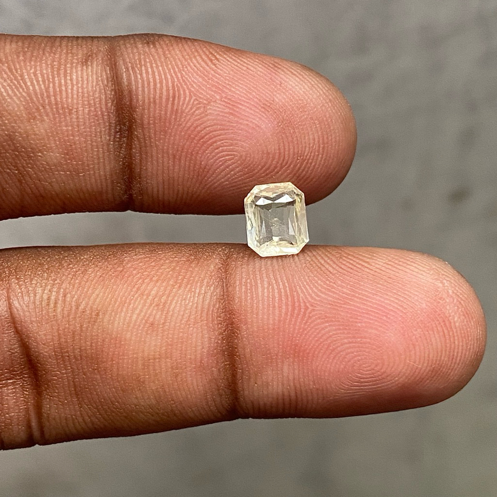 Natural yellow sapphire ceylon Sri Lanka batu yellow safir ceylon srilanka safir sapphir yakut CT 1.