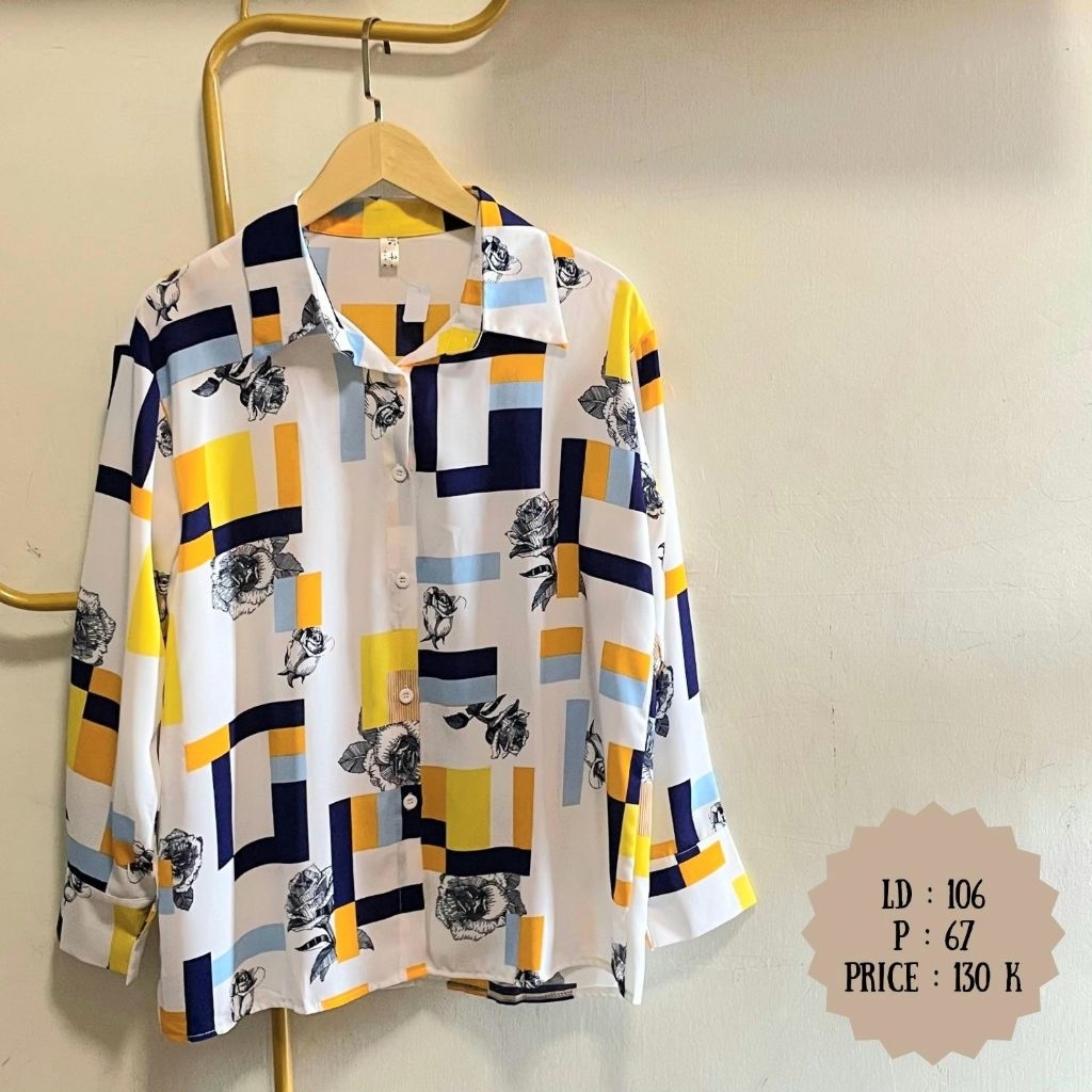 Kemeja Wanita Geometris Bunga Monokrom Putih Kuning Navy Casual Elegan
