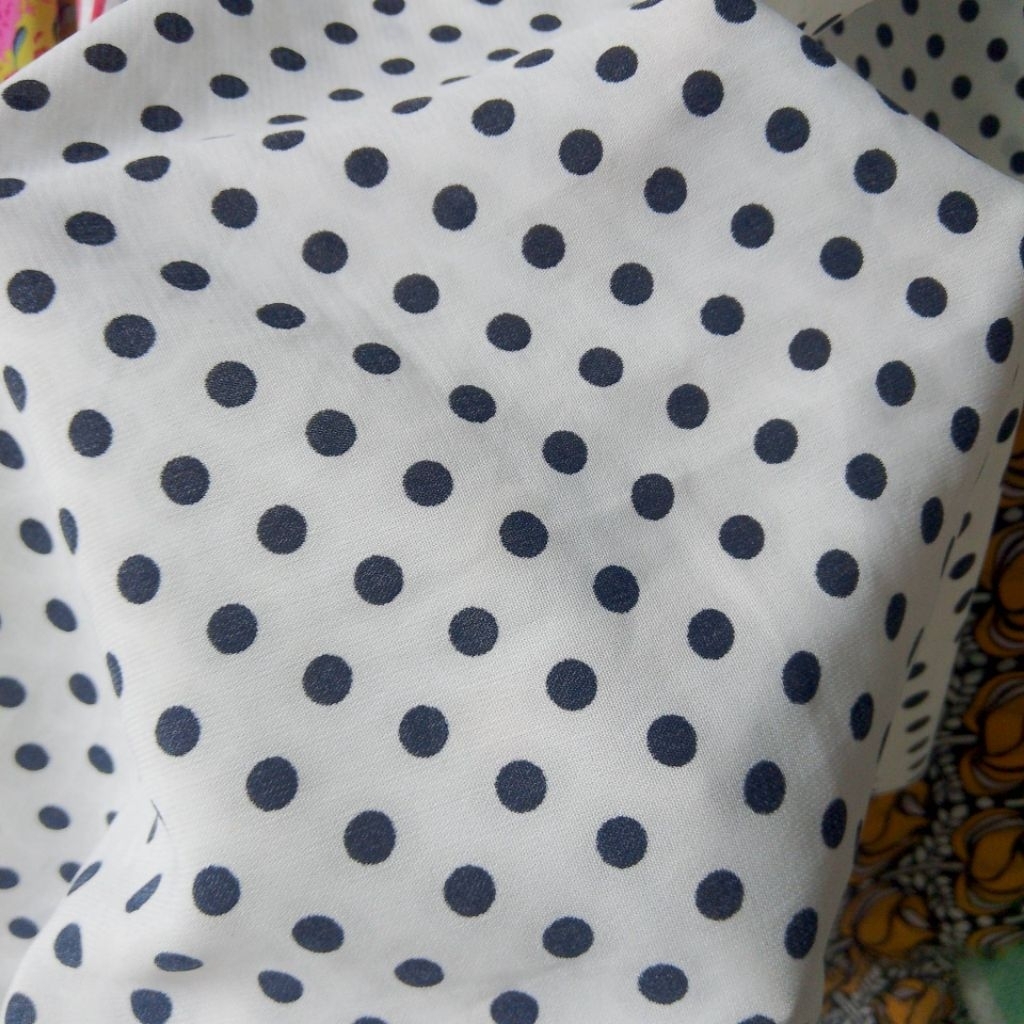 Kain Wolfis Premium Motif Polkadot Bw / Bahan Gamis / Baju / Hijab ajt