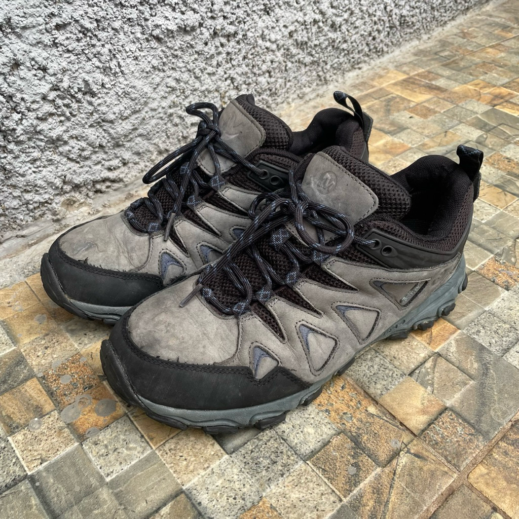 Sepatu Outdoor MERRELL