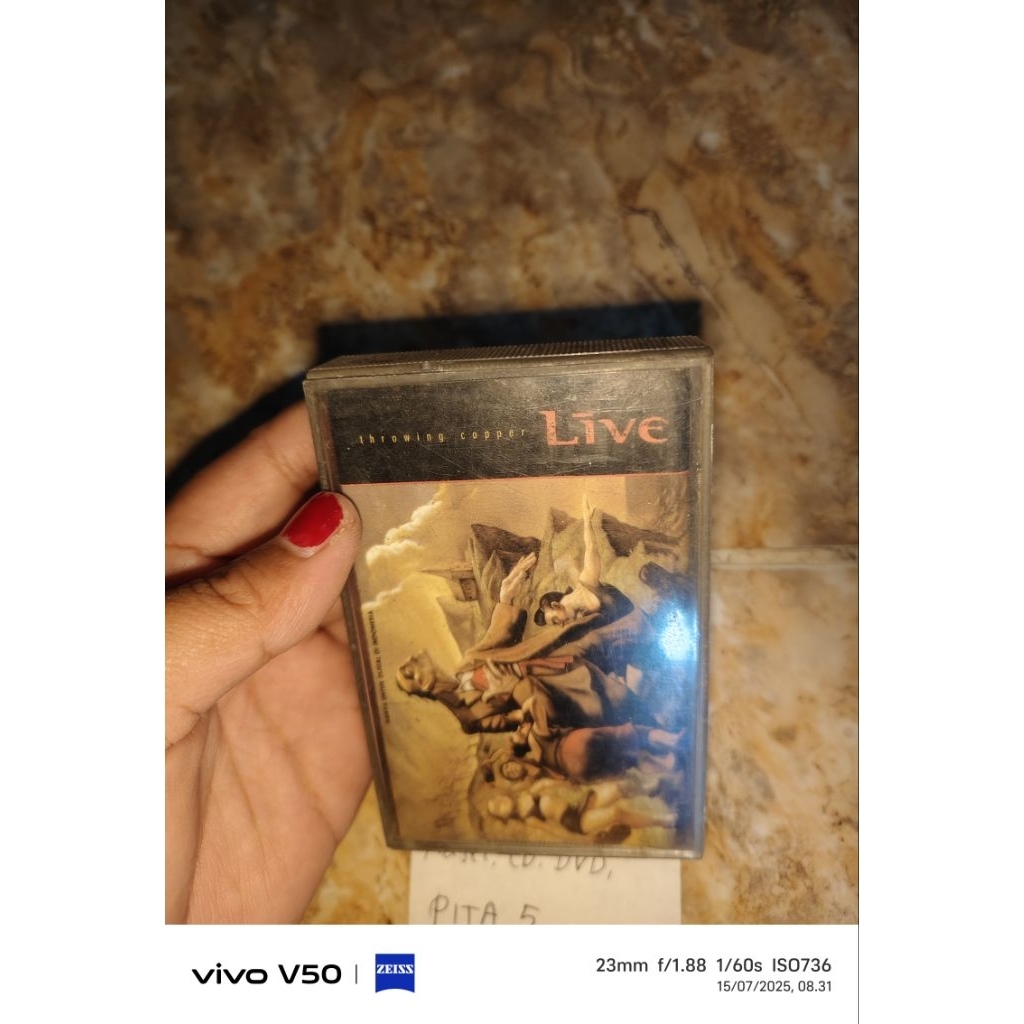 Kaset Pita - Throwing Copper Live