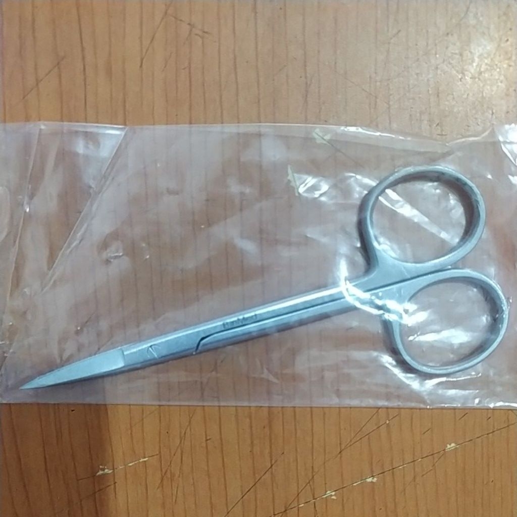 

Gunting Iris Lurus Tajam 11 Cm