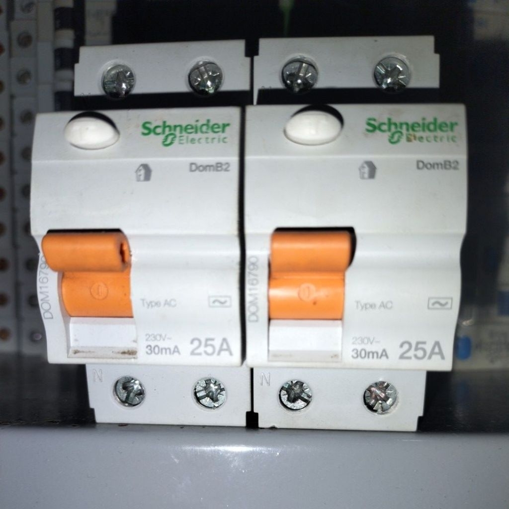 RCBO/ELCB/RCCB SCHNAIDER  25A sama 10A