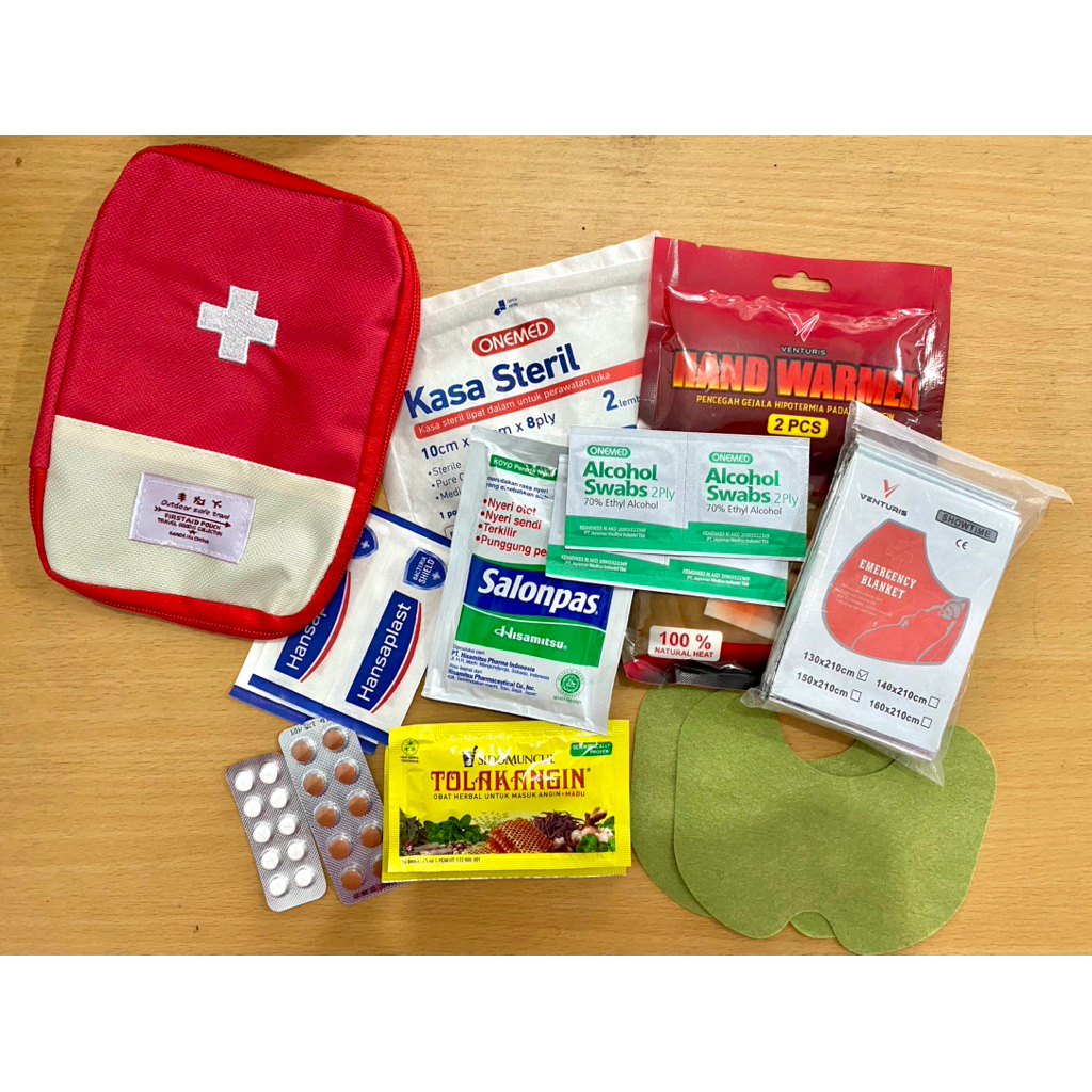 Peket P3K perlengkapan pendaki naik gunung