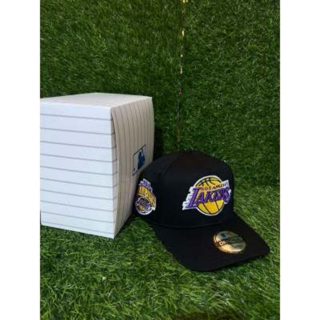 US34 CLOTHES Lakers Yellow Purple/Bahan Hitam/Trucker Hitam/Topi Premium MLB