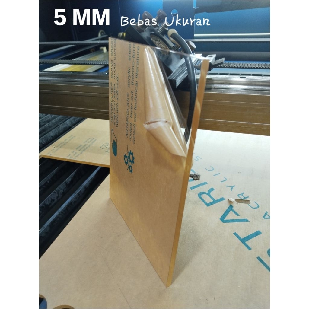 

Lembaran Akrilik Bening Tebel 5mm pemotongan mesin laser cutting