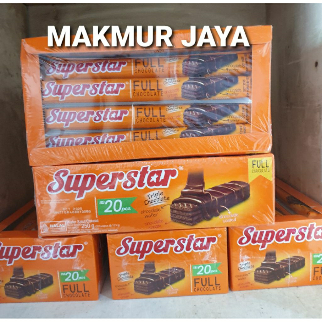 

WAFER SUPERSTAR TRIPLE CHOCOLATE ( 1 Kotak isi 20 pcs)