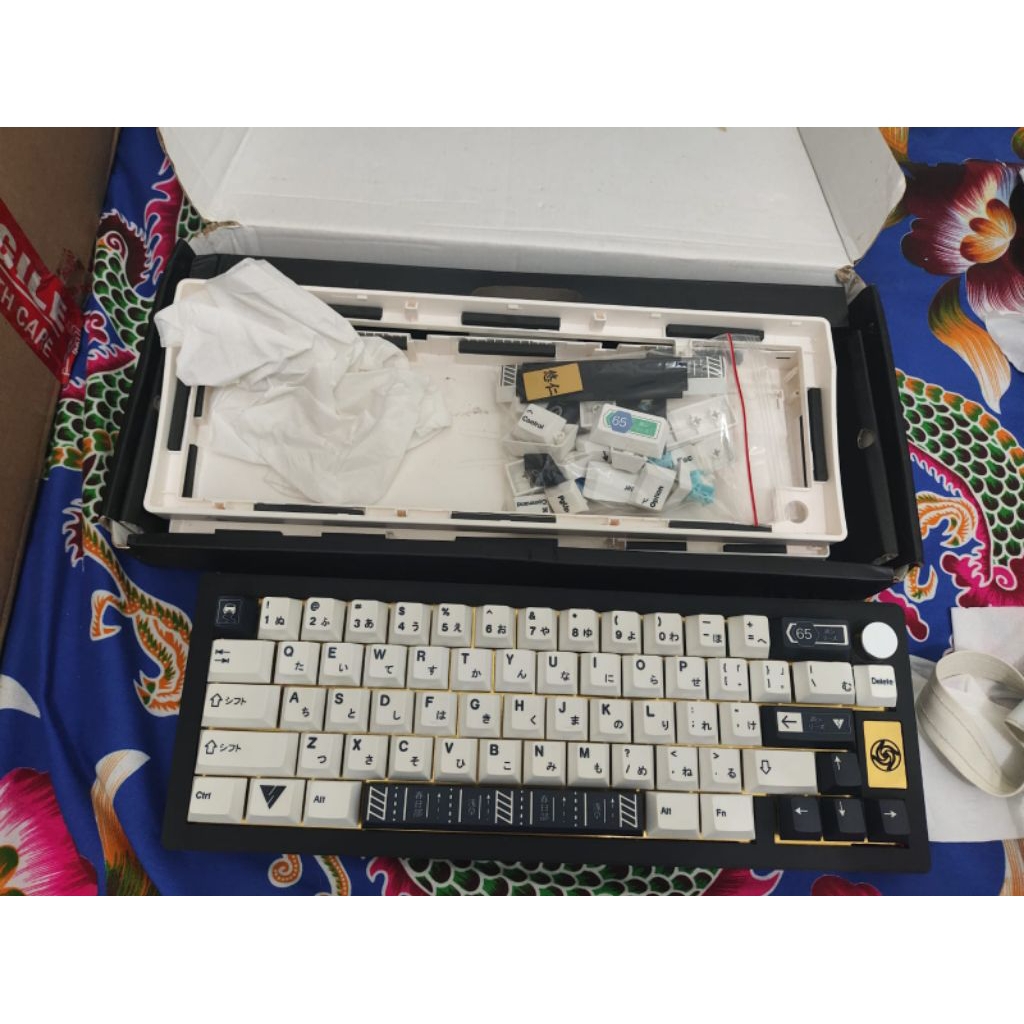 KEYBOARD bekas seperti baru