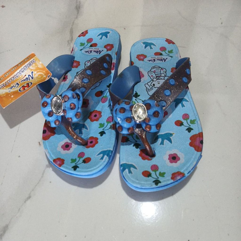 Sandal japit anak cewek new era
