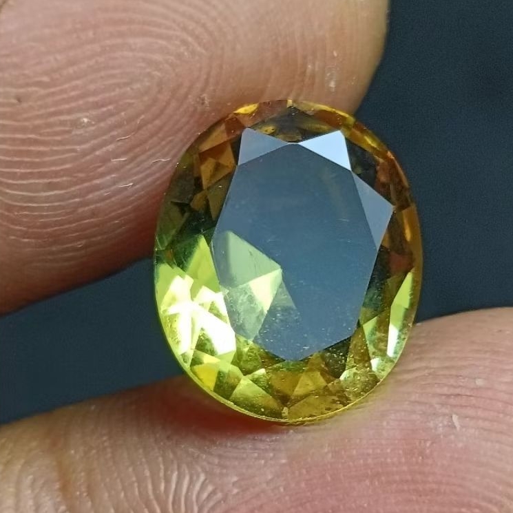 Batu Permata Zultanite Cutting Oval , Natural