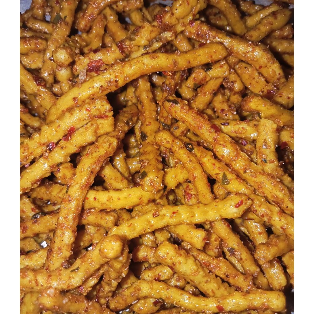 

kerupuk seblak jaat akar bantet pedas daun jeruk kemasan isi 100grm