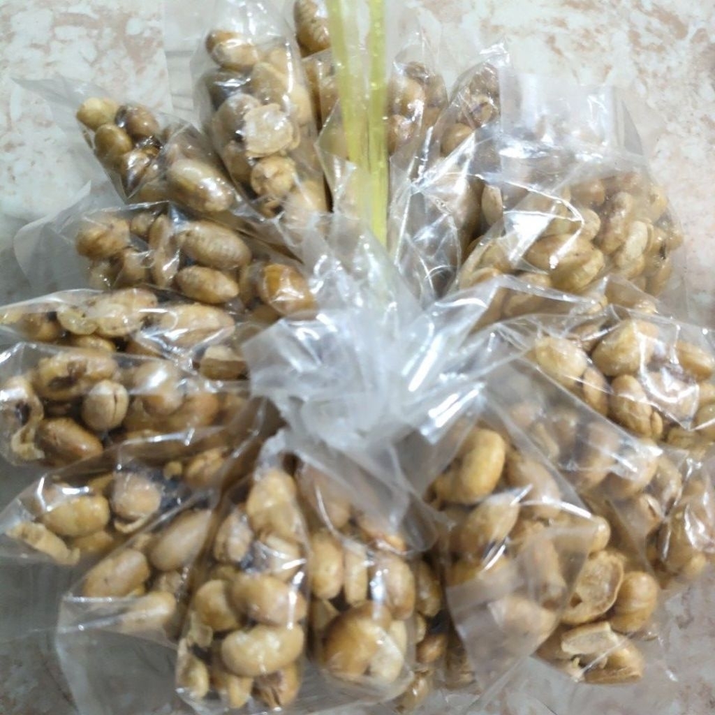 

cemilan kacang kedelai rasa asin gurih isi 20