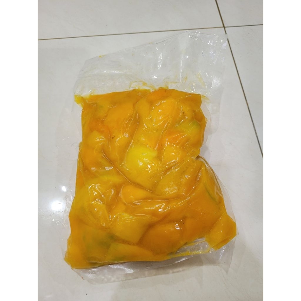 

Buah Beku Mangga Harum Manis Frozen Mango 1kg TERMURAH DIJAMIN MURAH