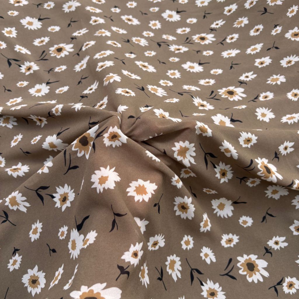 Kain Zara Crepe Motif Bunga Daisy – Coklat Elegan & Lembut, (Harga Kain Per½ Meter)