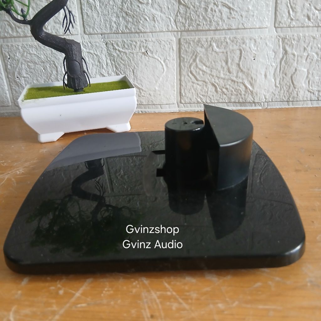 Tapak kaki speaker tower polytron