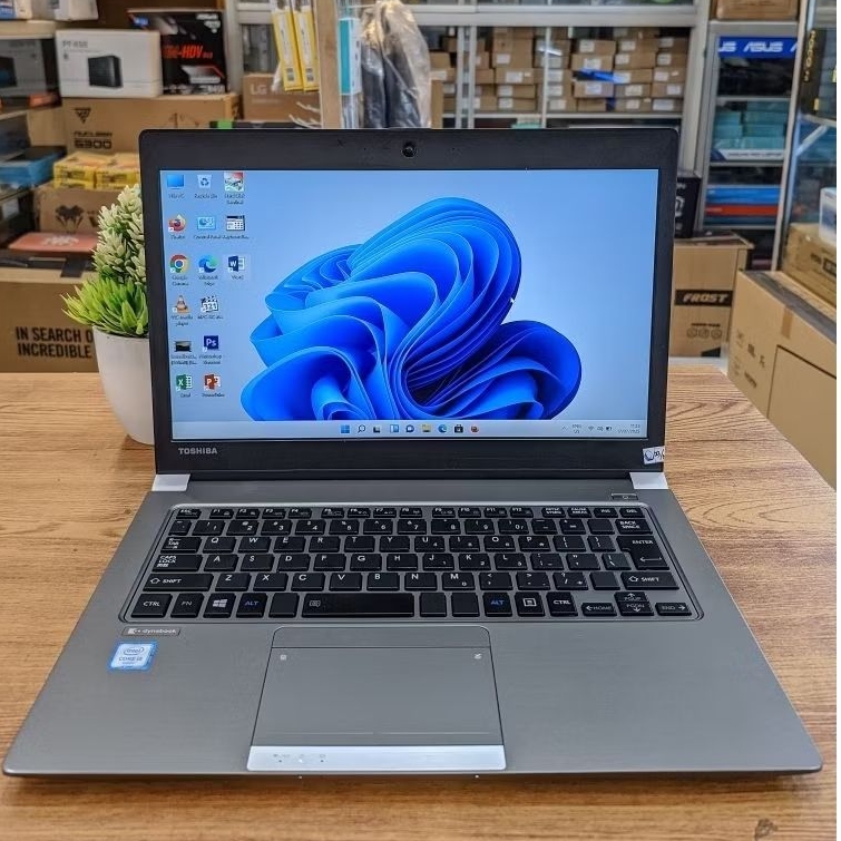 Laptop Second Bekas Core i5 TOSHIBA R63 LAYAR FHD IPS 1080P