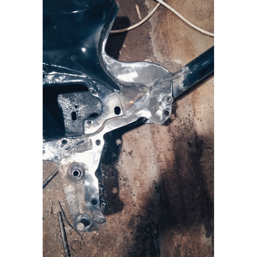 Dudukan mesin karisma pnp rangka c70/grand/legenda/supercub