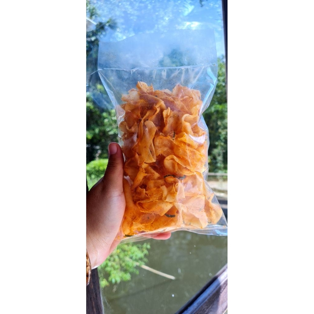 

Kripik Singkong Brekele Daun Jeruk Asin Pedas