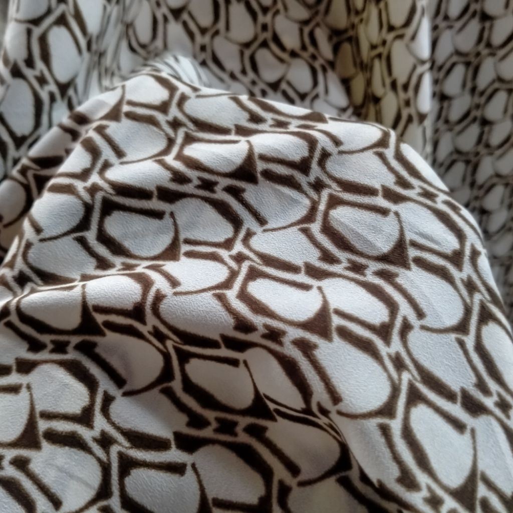 Kain Diamond crepe/kain Diamond/kain crepe/Kain crepe Diamond/kain Diamond premium..harga tertera / 