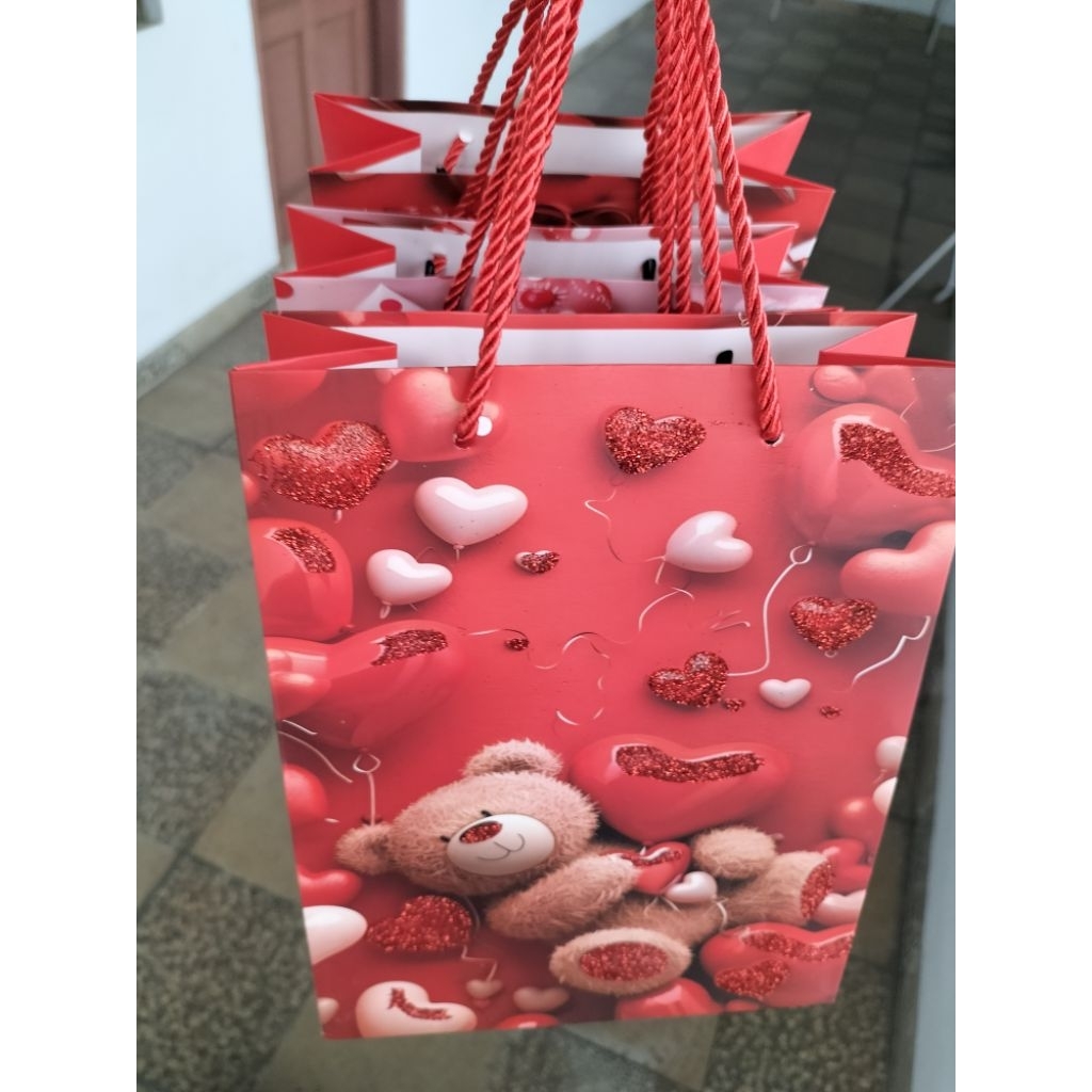 

Paper Bag Tebal Tas Kado Kertas Premium / Kertas Kado Goodiebag Bingkisan