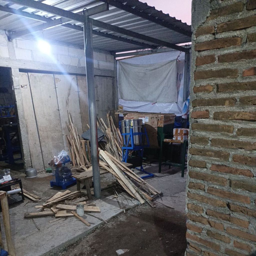 Rangka Mesin Pengaduk Tepung