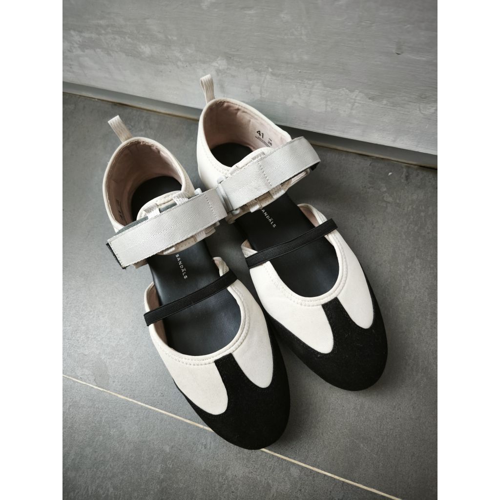 Preloved HIJACK SANDALS x Ayla Twyla Sputnik