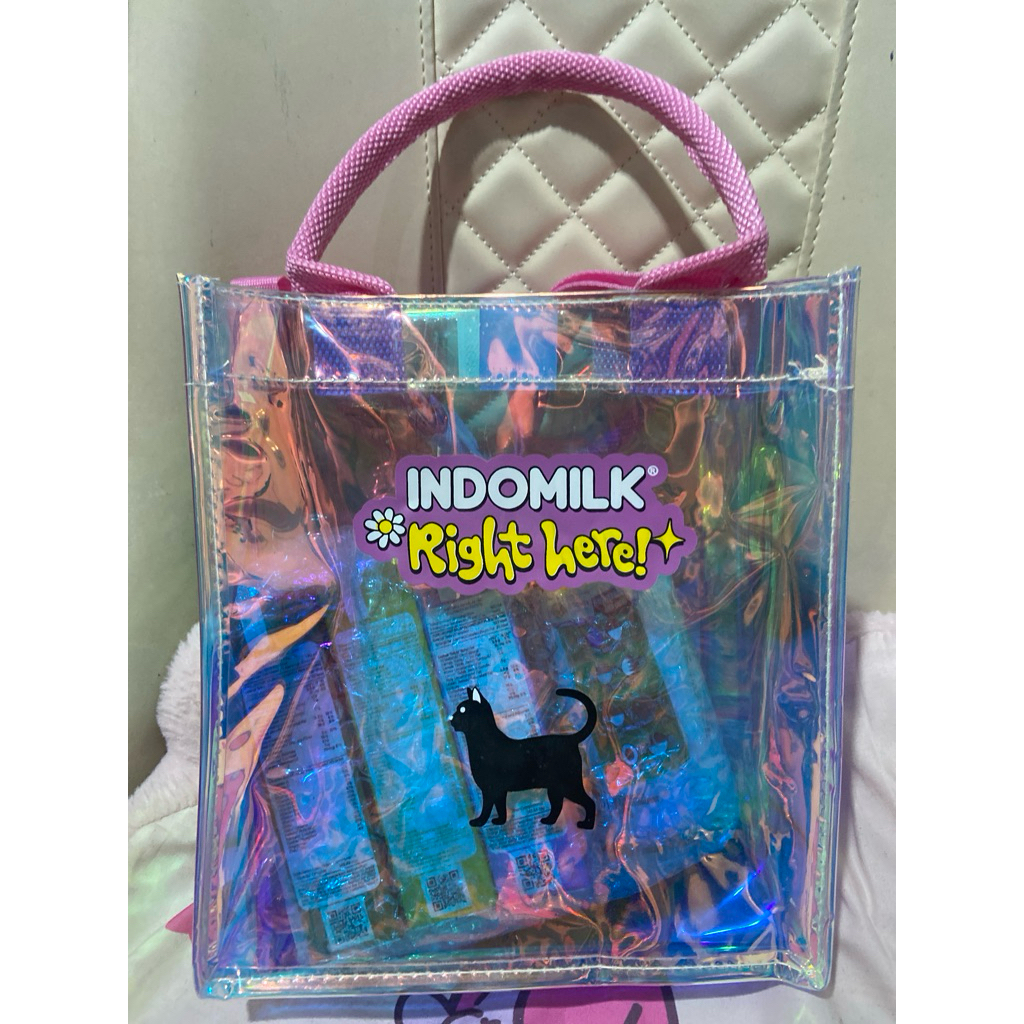 

Paket tas hologram Indomilk x seventeen Viral trend susu indomilk sale right here jakarta fair prj