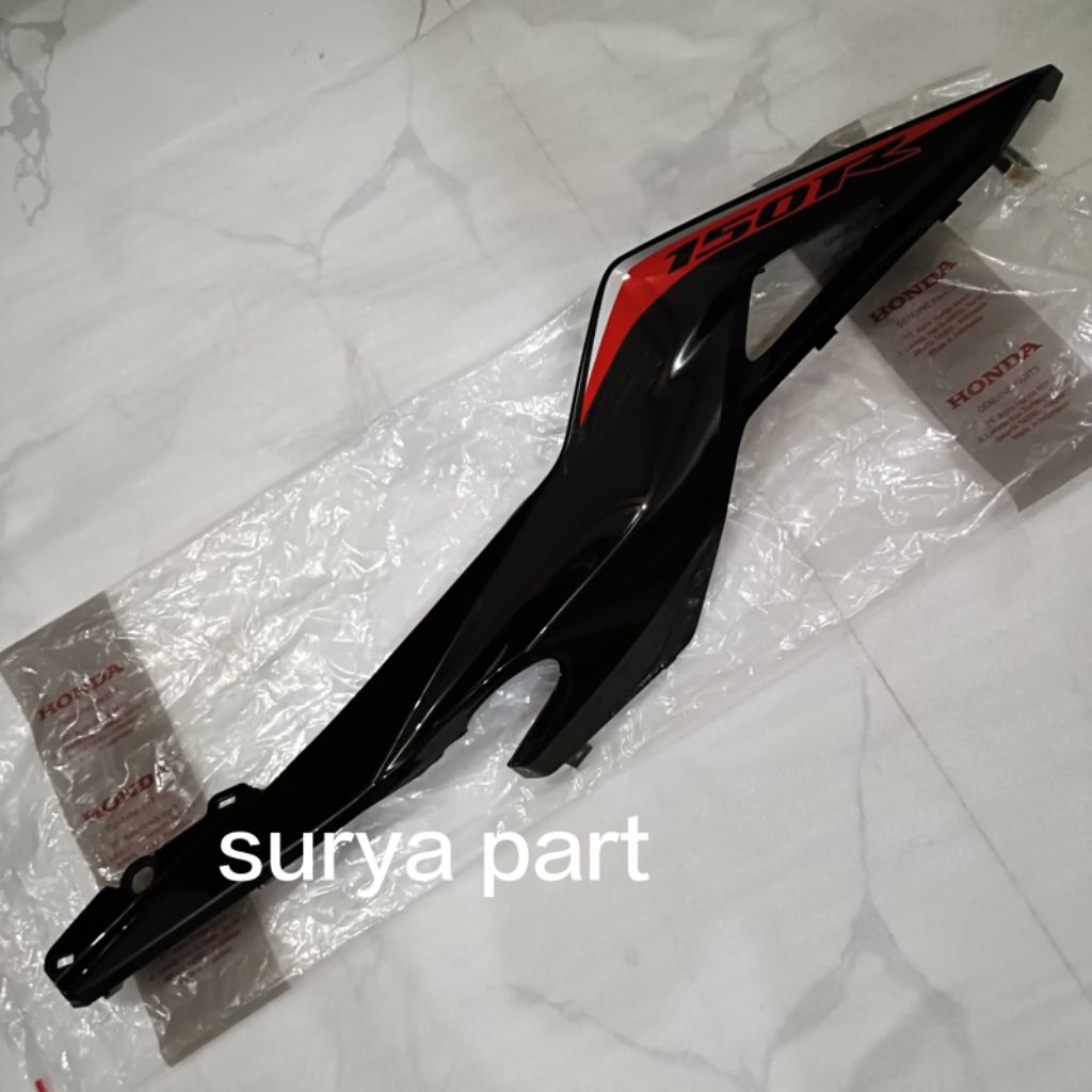 BODY BELAKANG CBR150 CBR150R K45G K45N HITAM GLOSSY COVER BODY BELAKANG CBR150R HITAM GLOSSY ORIGINA