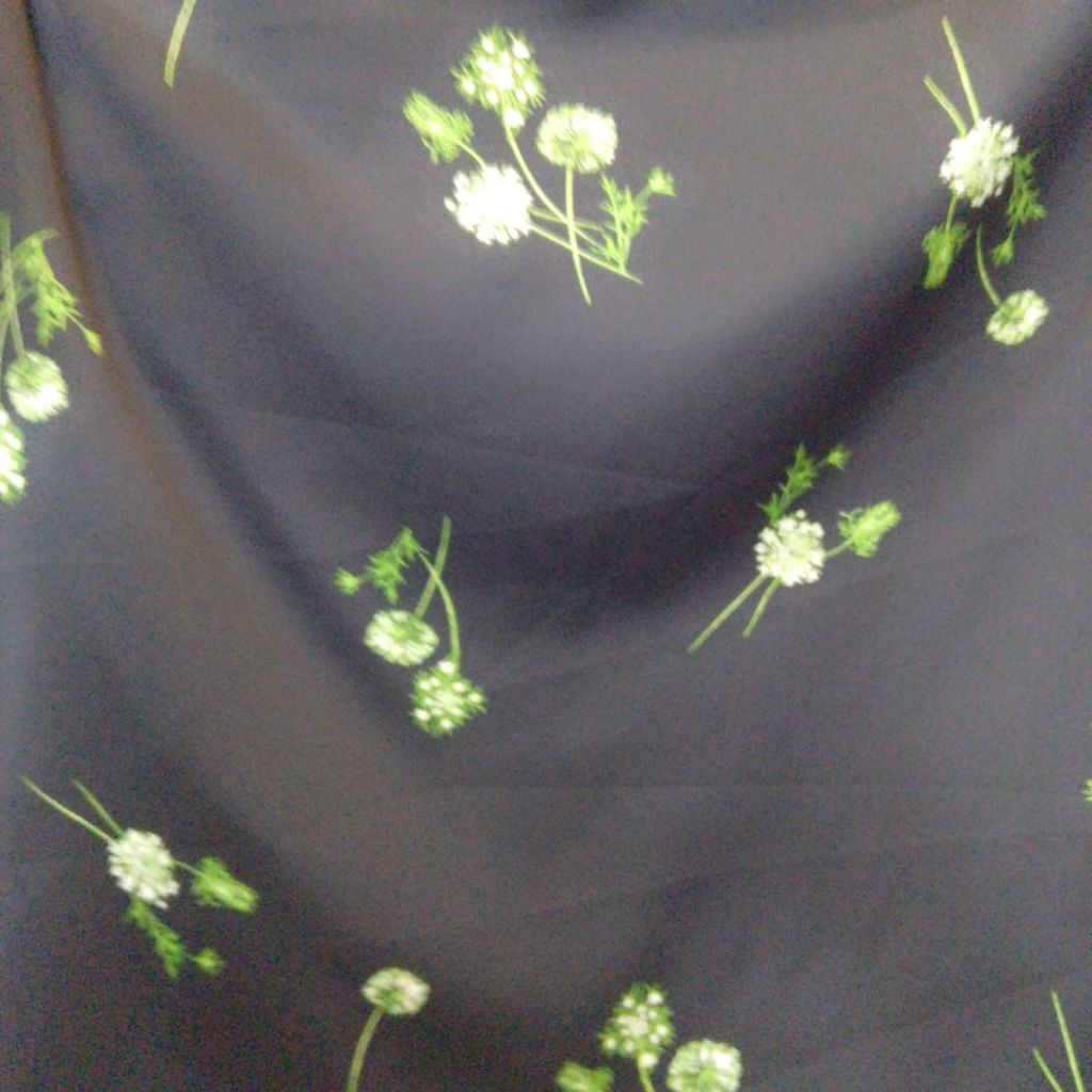 Kain Moscrepe Motif Bunga Putih Hijau - Bahan Adem Jatuh untuk Gamis, Blouse, Dress - (Harga Kain Pe