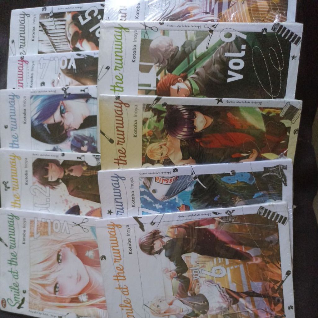 Komik Smile at the runway 1-10 Tamat (segel/perset)